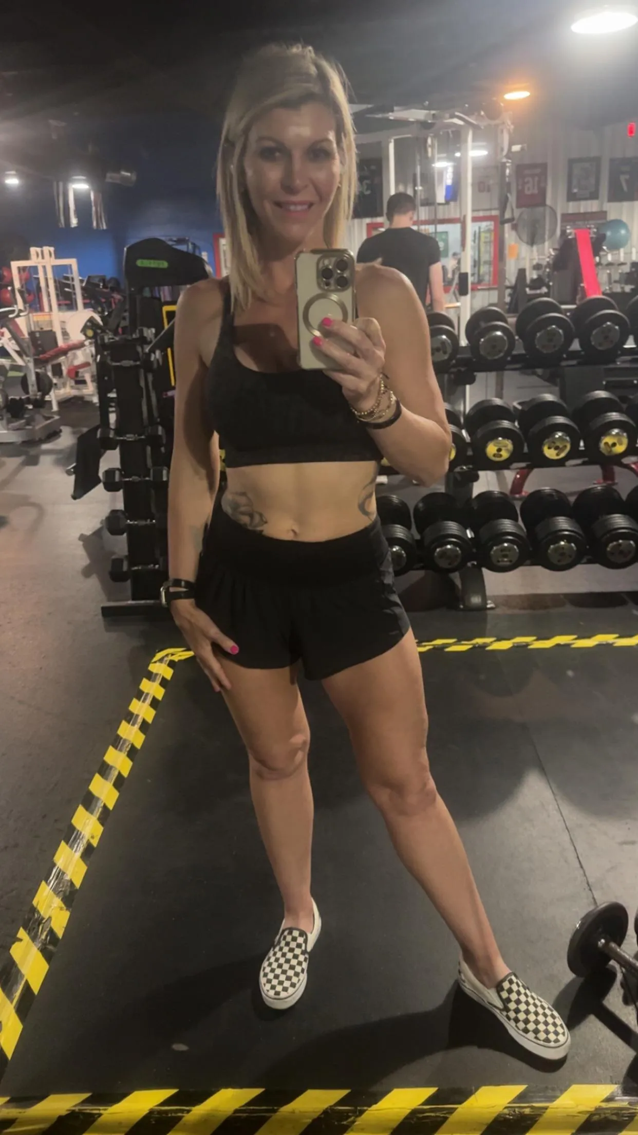 Mirror selfies are a workout girl requirement