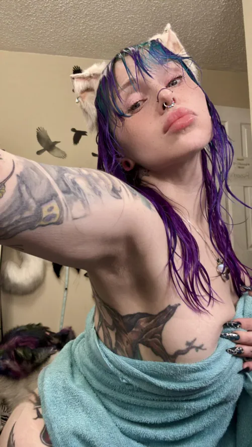 Pussy is all clean now but grumpy! How will you cheer her up?!?💋