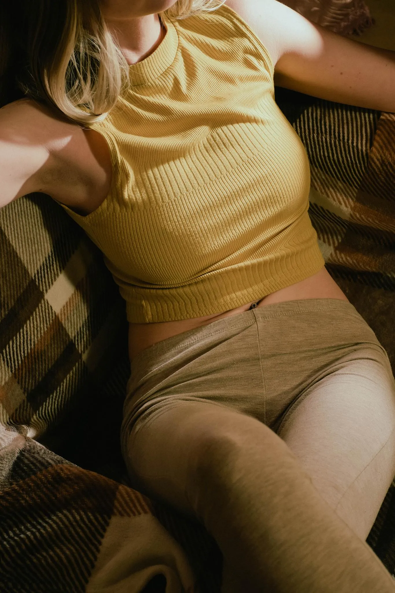 Soaking in the golden rays ☀️ [f]