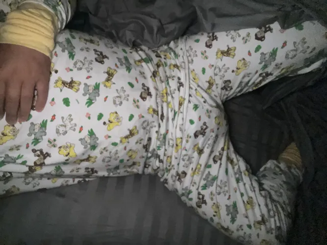 These rearz pj’s really make it hard to get up n go to work. 😊😊