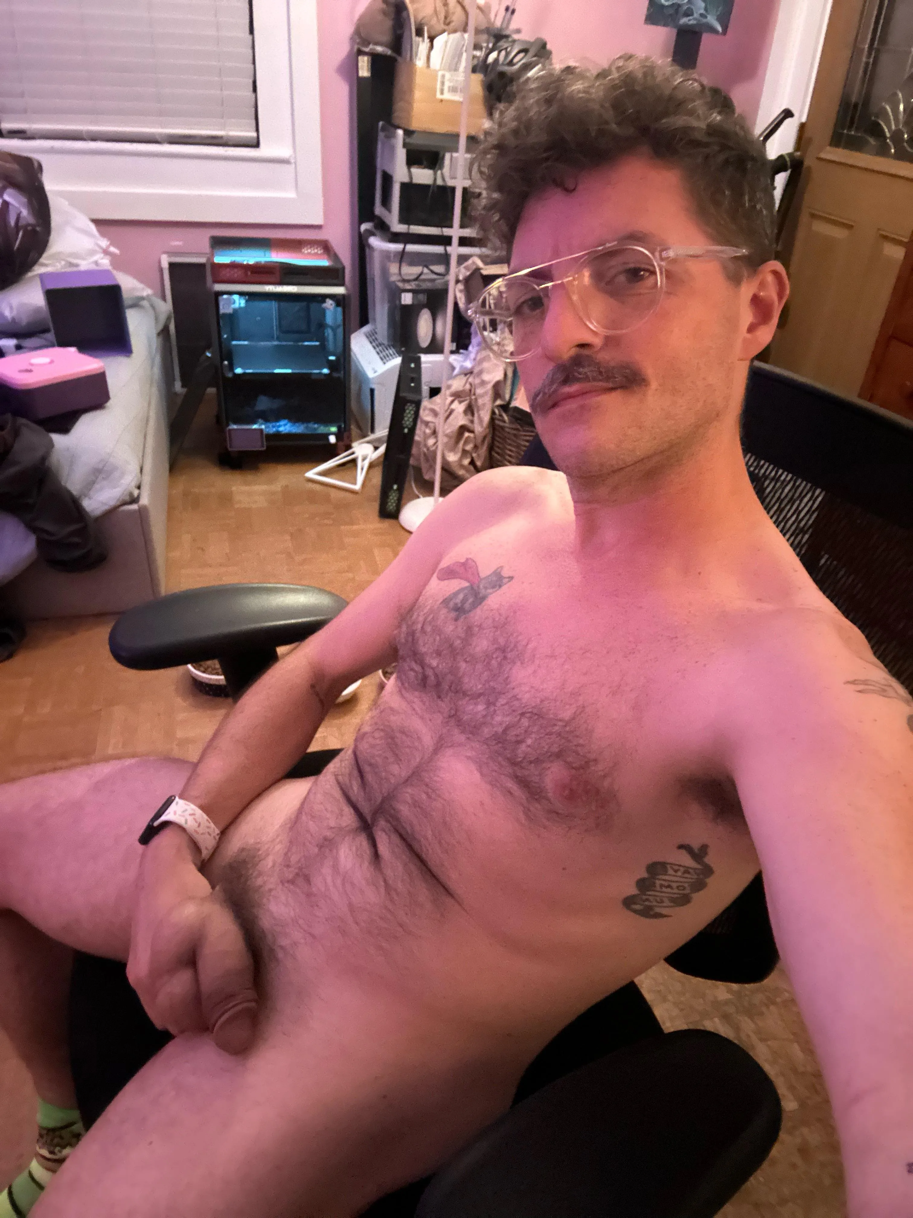 36/us love showing off and trading with hot guys. Face++ sc:bumpngrindxxx