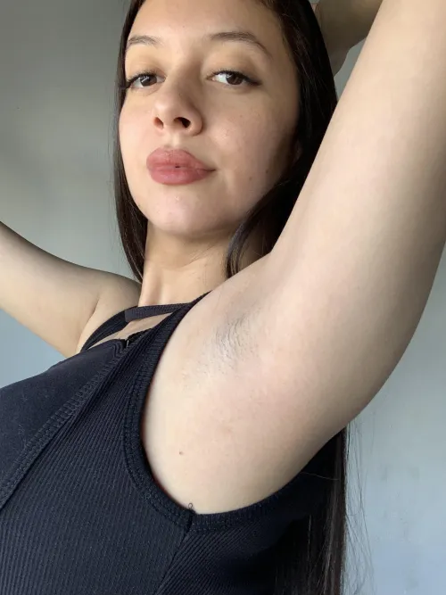 Armpits in winter or summer