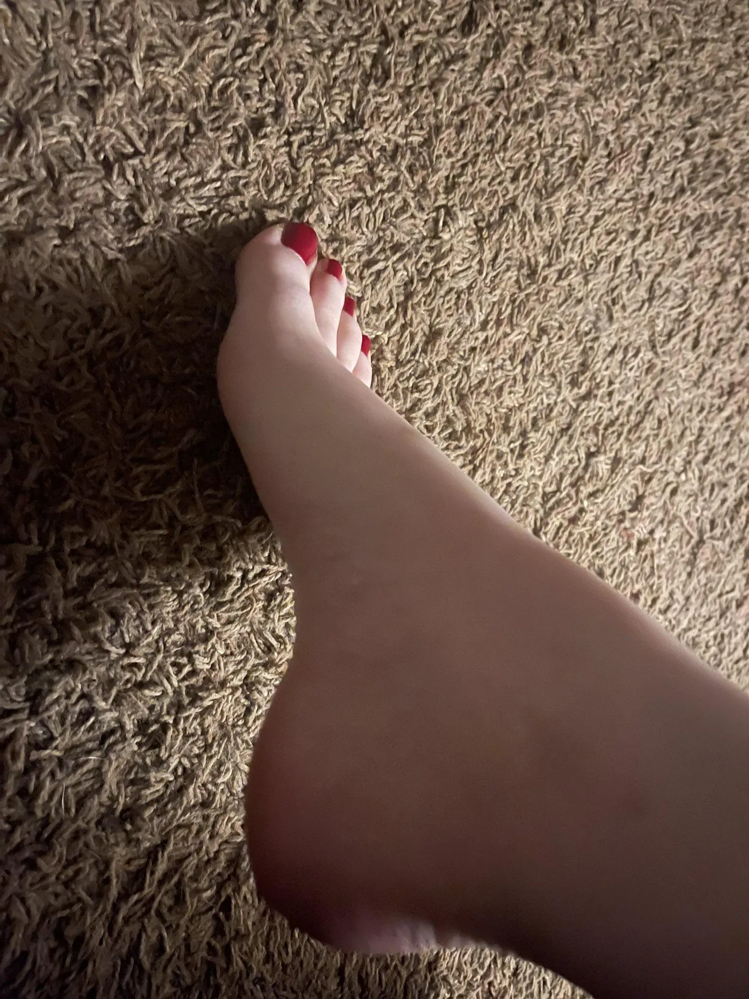 How do you feel about big (in height) girls with big feet? 👀 (5’10, size 11-12 feet)