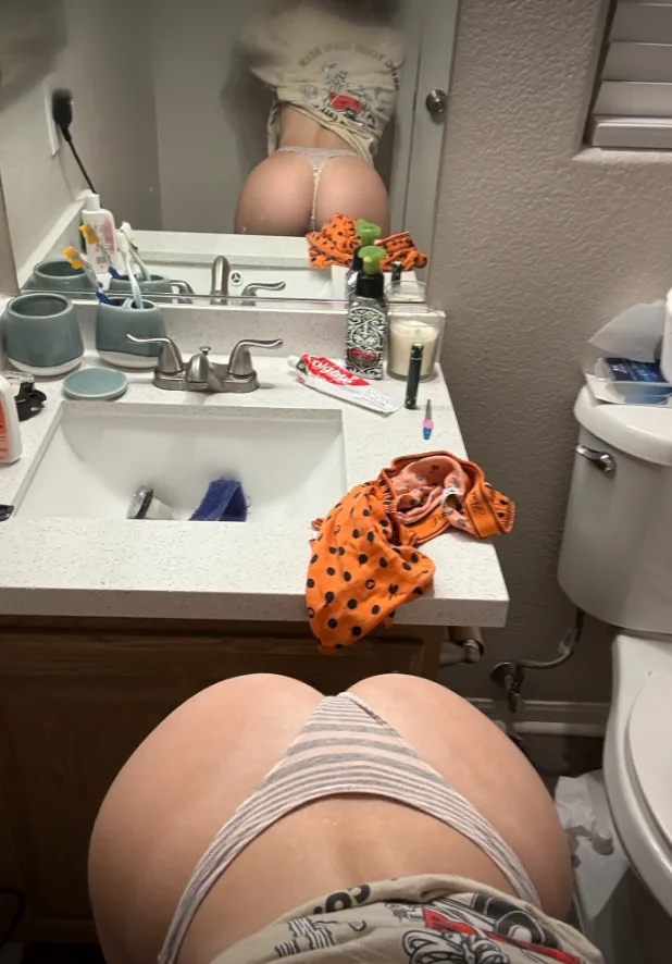 I hope you like my 5'1 booty