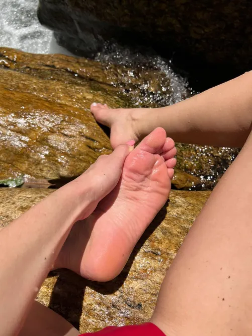 If you like pink soles, you’re my type 😏