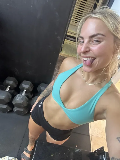 I'm picking random Redditors to send nudes to, who's in (only the first 75)