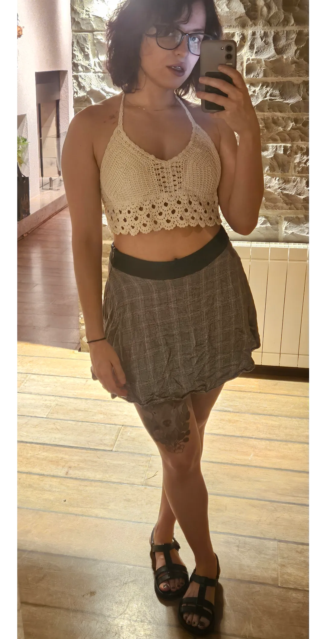 Let me be your favorite soft domme [dom] I'm around for live [cam][sext][rate][GFE] and customs [vid] ❤️ check comments for more details