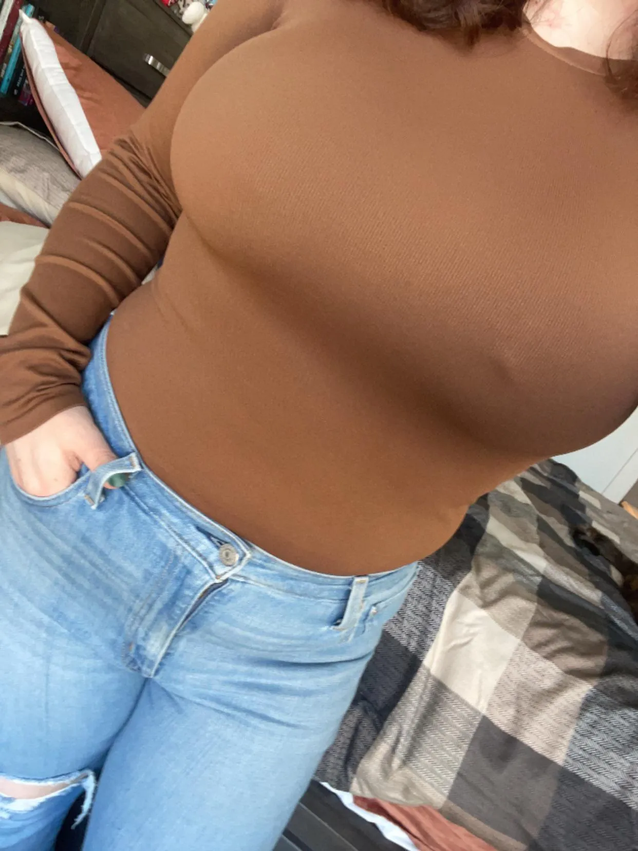 One of my favorite tops when it’s cooler out 🤎