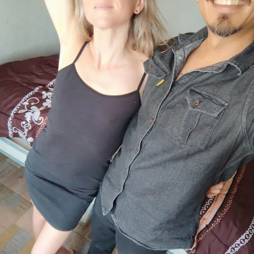 Somos una pareja de Morelos f42m40 buscando otras parejas para divertirnos juntos.