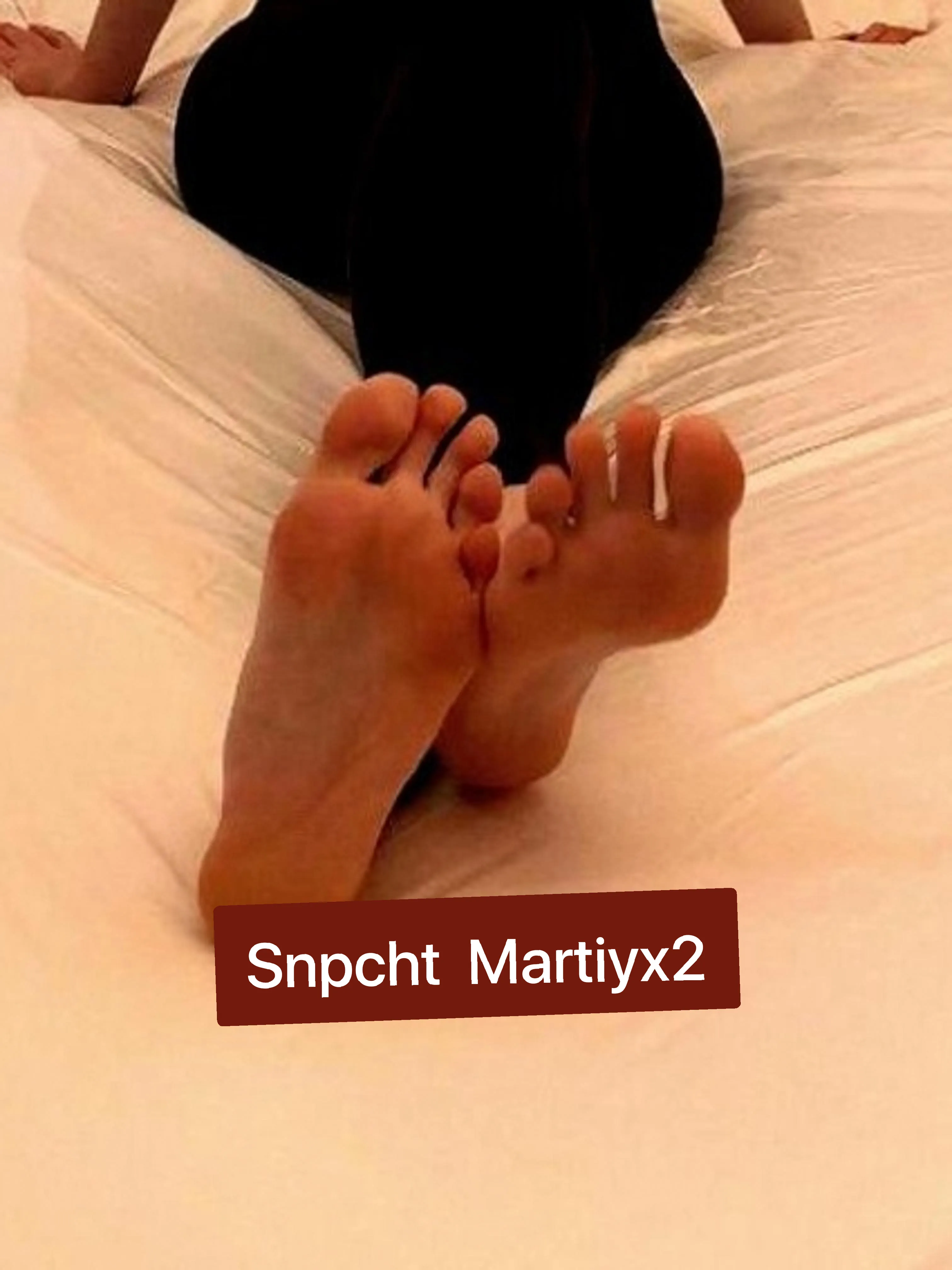 Looking for a good feet worshipper...