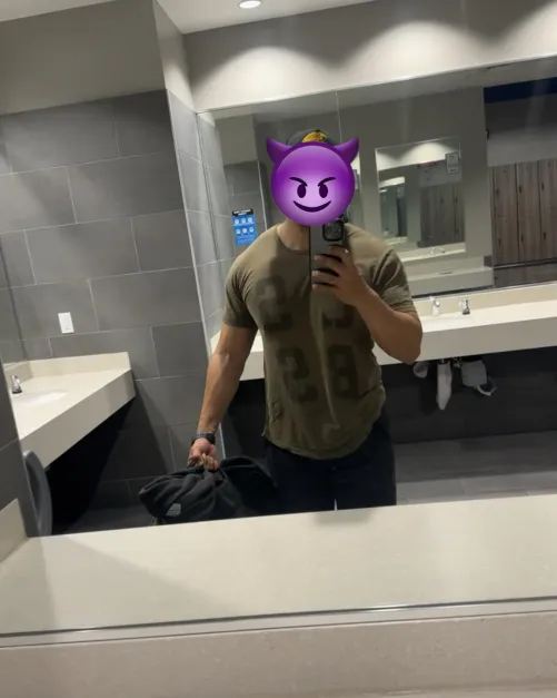 [M4MF] - Looking for MFM or Hotwife in St. George!