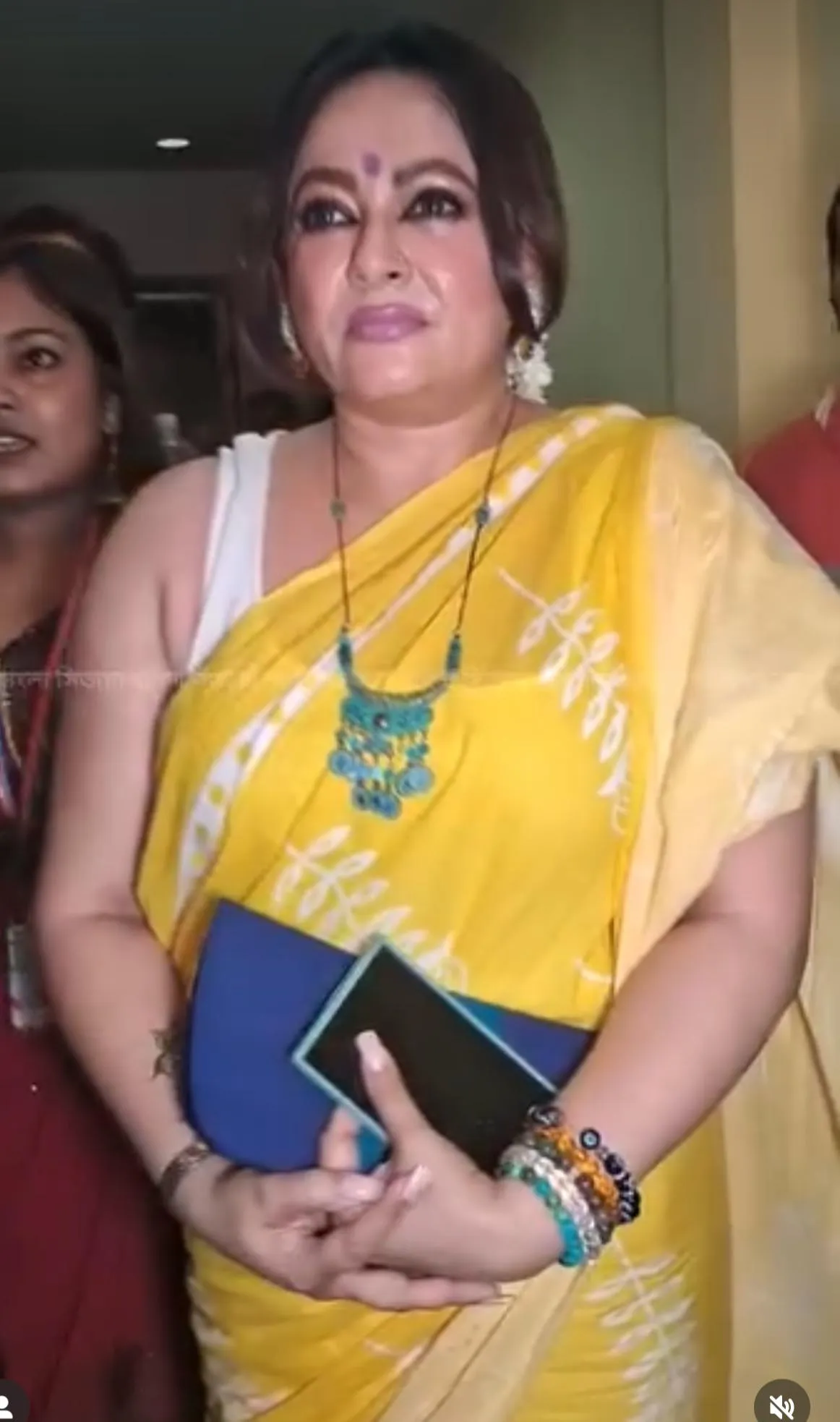 শ্রীলেখা কাকিমার লদলদে শরীর টা দেখলে বাড়াটা আর শান্ত থাকেনা 💦