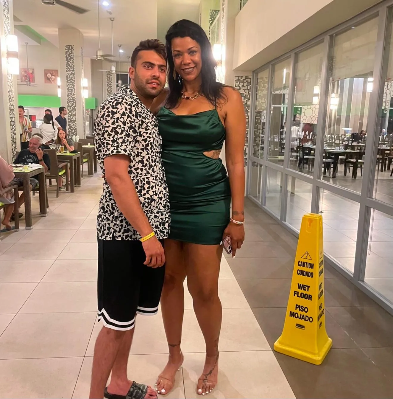 6,5 woman with 6,1 guy