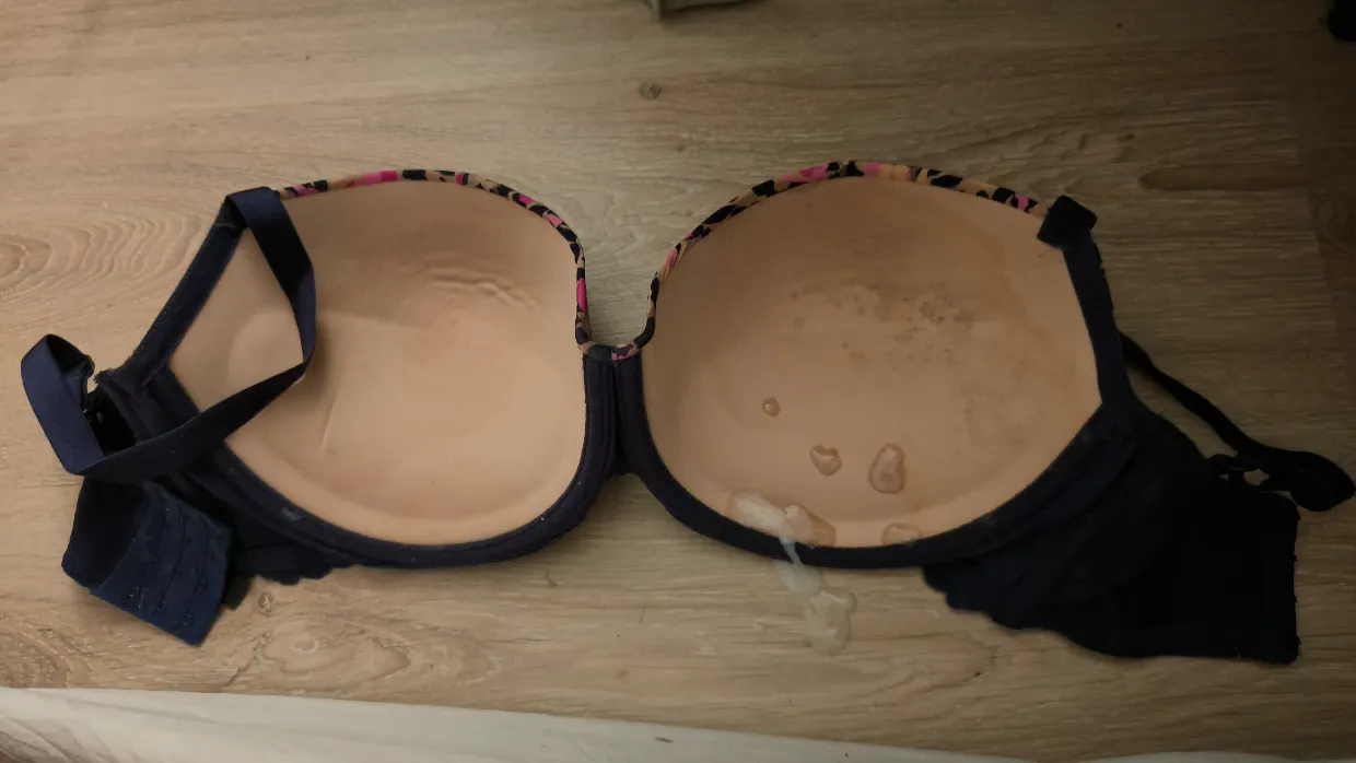 Cum on inside G cups balconnette push-up bra