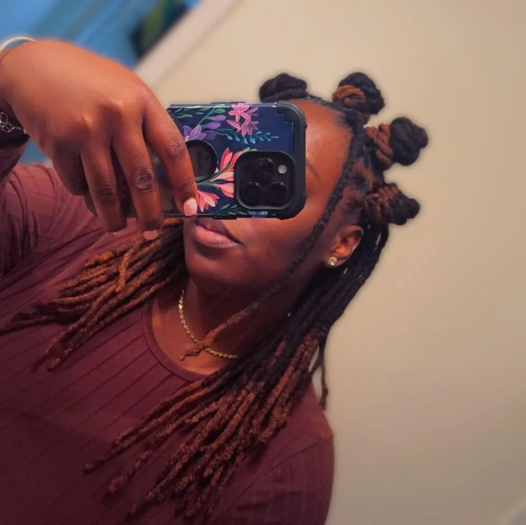 Even my hair is my crown 👑 and supreme, an inferior could NEVER relate 🤎