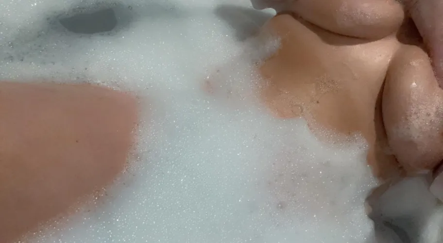 GM all you sexy people 😘