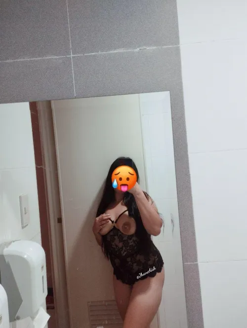 Happy weekend here❤️‍🔥 let's go🤤