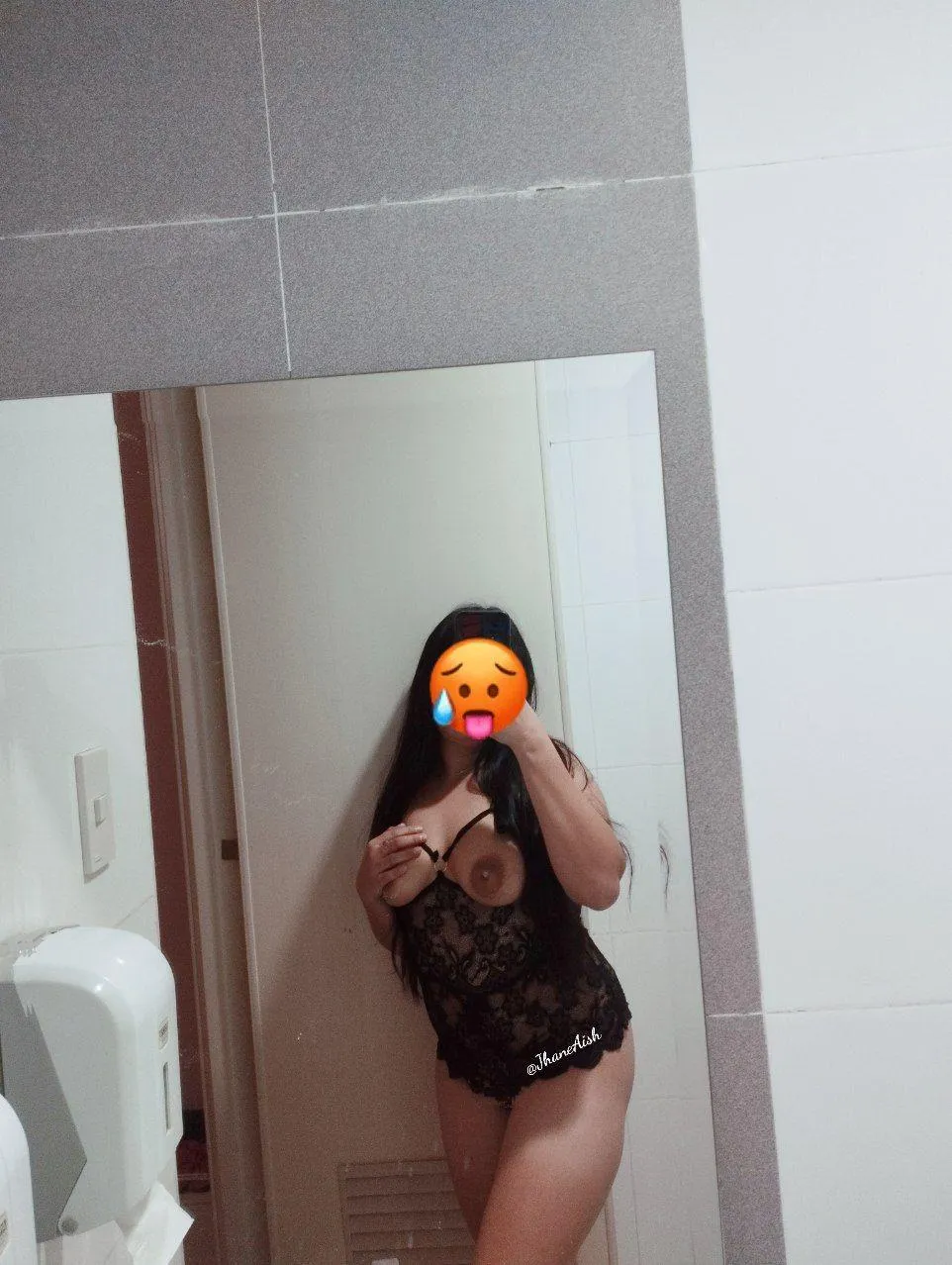 Happy weekend here❤️‍🔥 let's go🤤