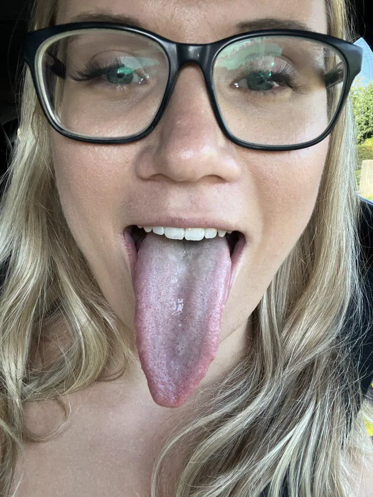 I'm waiting for your cock tonight..