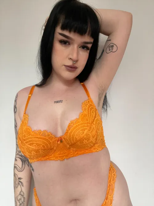 my biggest turn on is having my armpits licked and worshipped