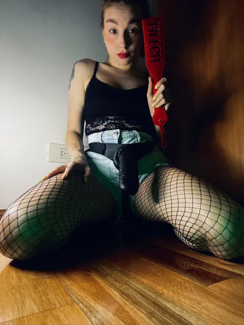 Where are the virgin asses that I like to penetrate hard and deep?