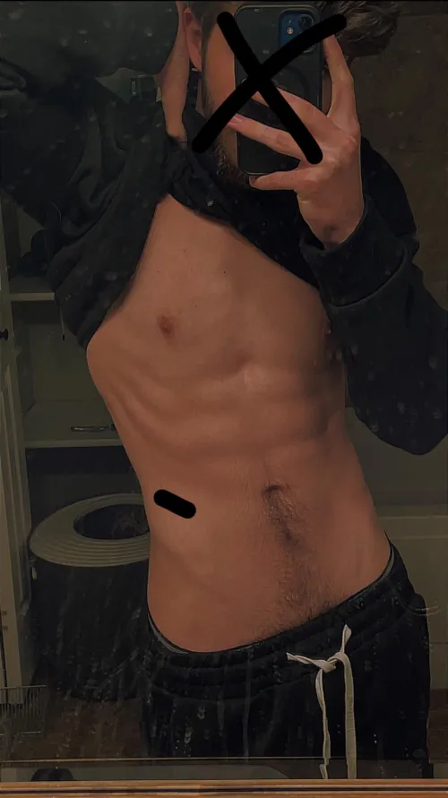 (20) [M4F] -Respectful young gentleman looking for older women