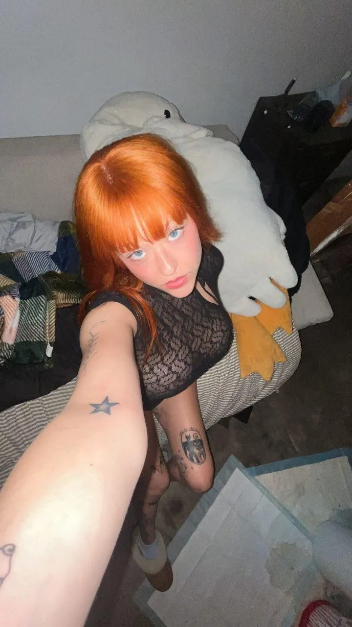 30 [f4m] I promise to play with your hair while you slowly kiss me.