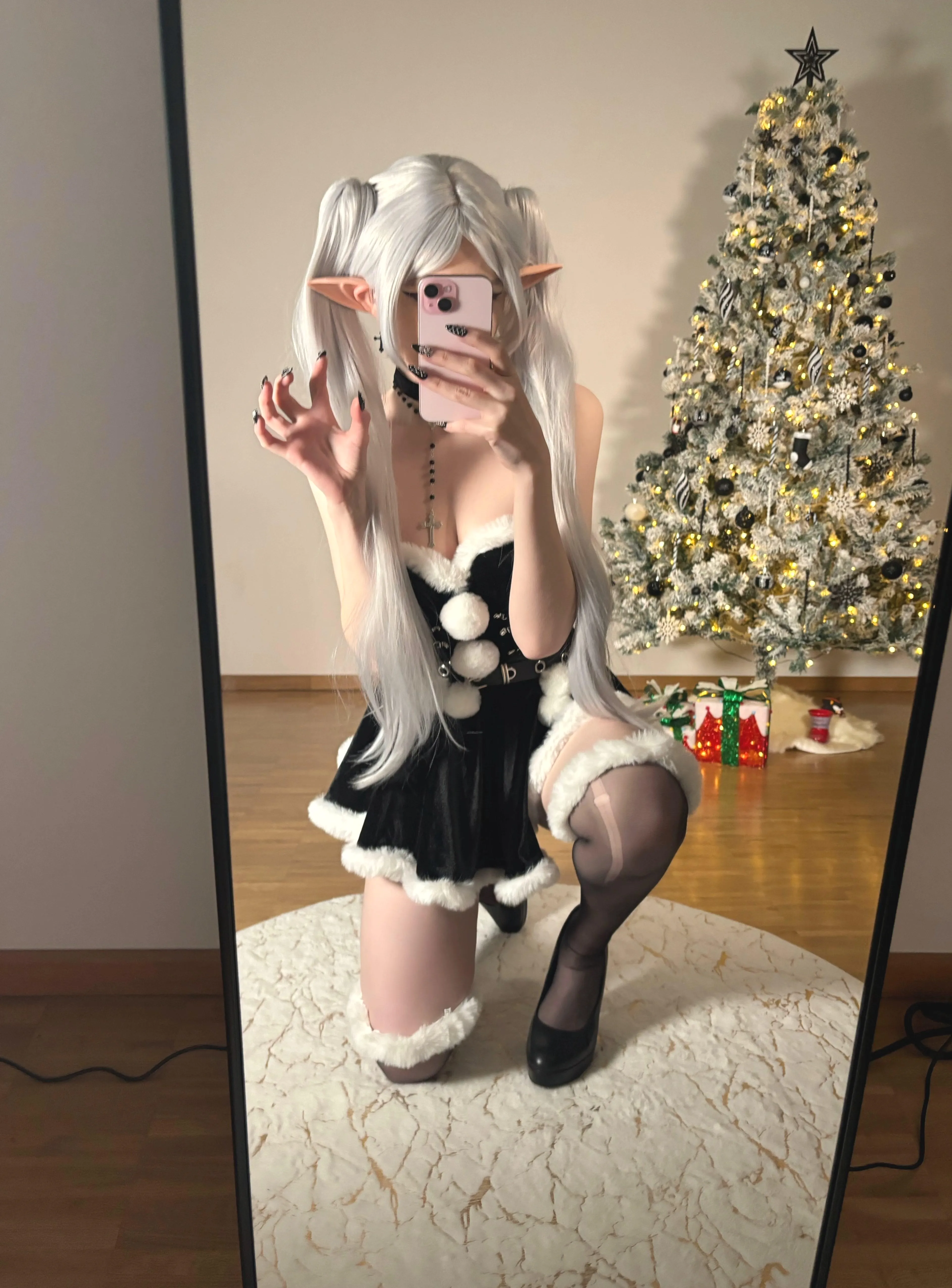 Goth Frieren cosplay by ShyVelvetRose