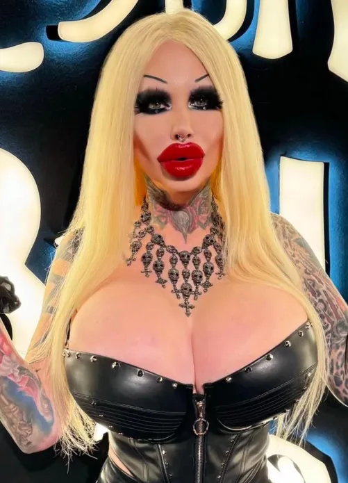 Kitty Ink Bimbodoll is back on reddit.. I m happy to join again, my lovelies, and show you my next bimbofication steps..
