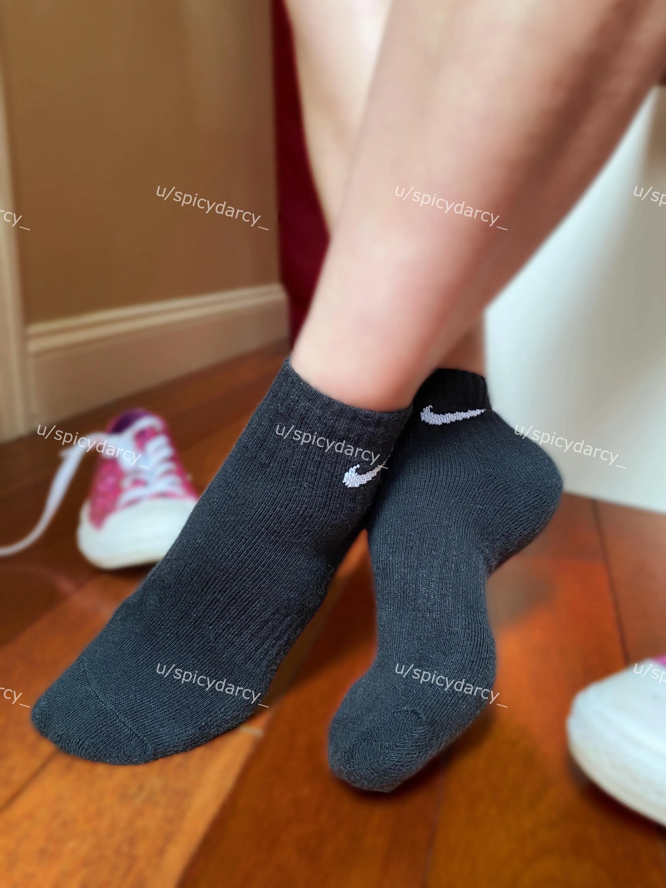 Mmmm… do my Nikes look good?? Come and get them !