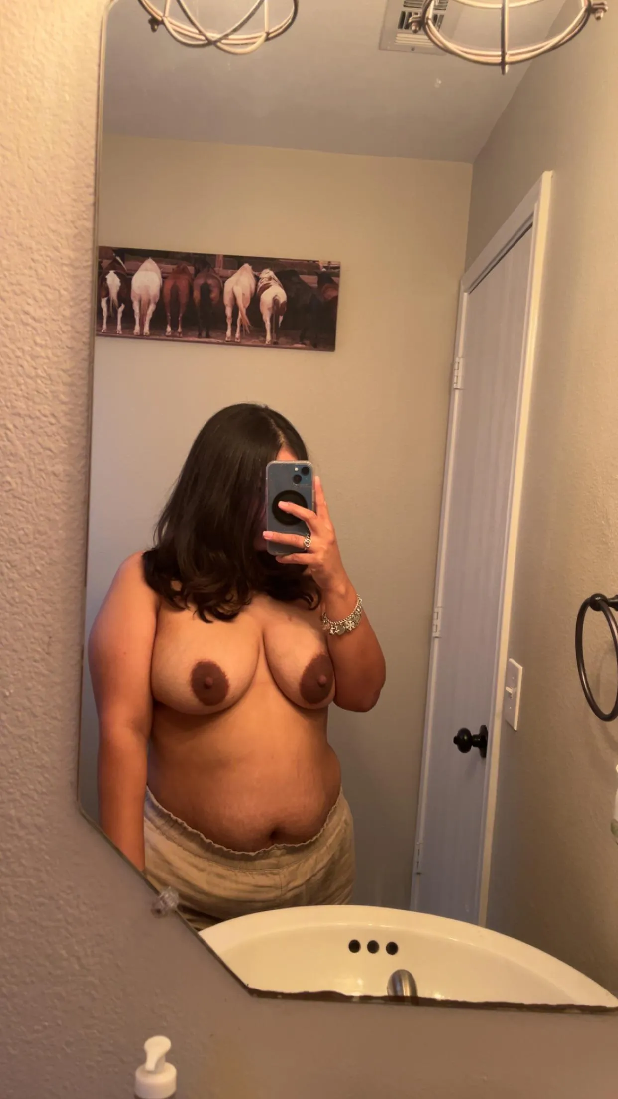 Young chubby milf 🔥😉