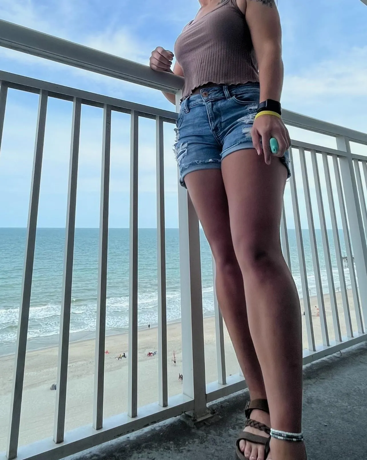 35m 27f looking for hung male and or possibly couple