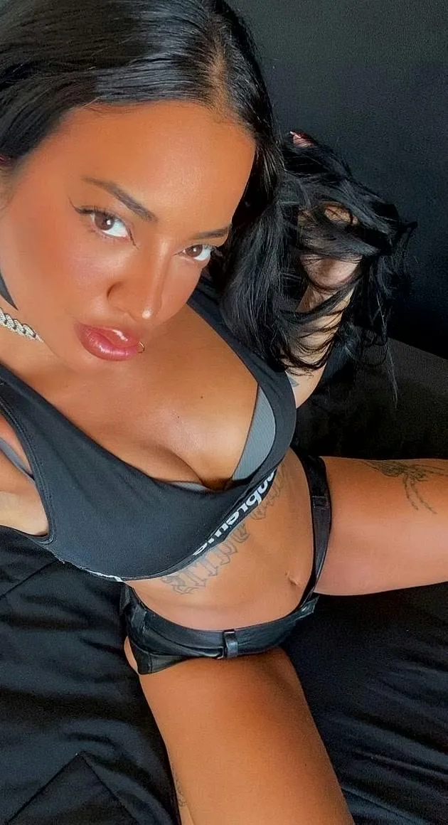 come and have fun with horny college girl