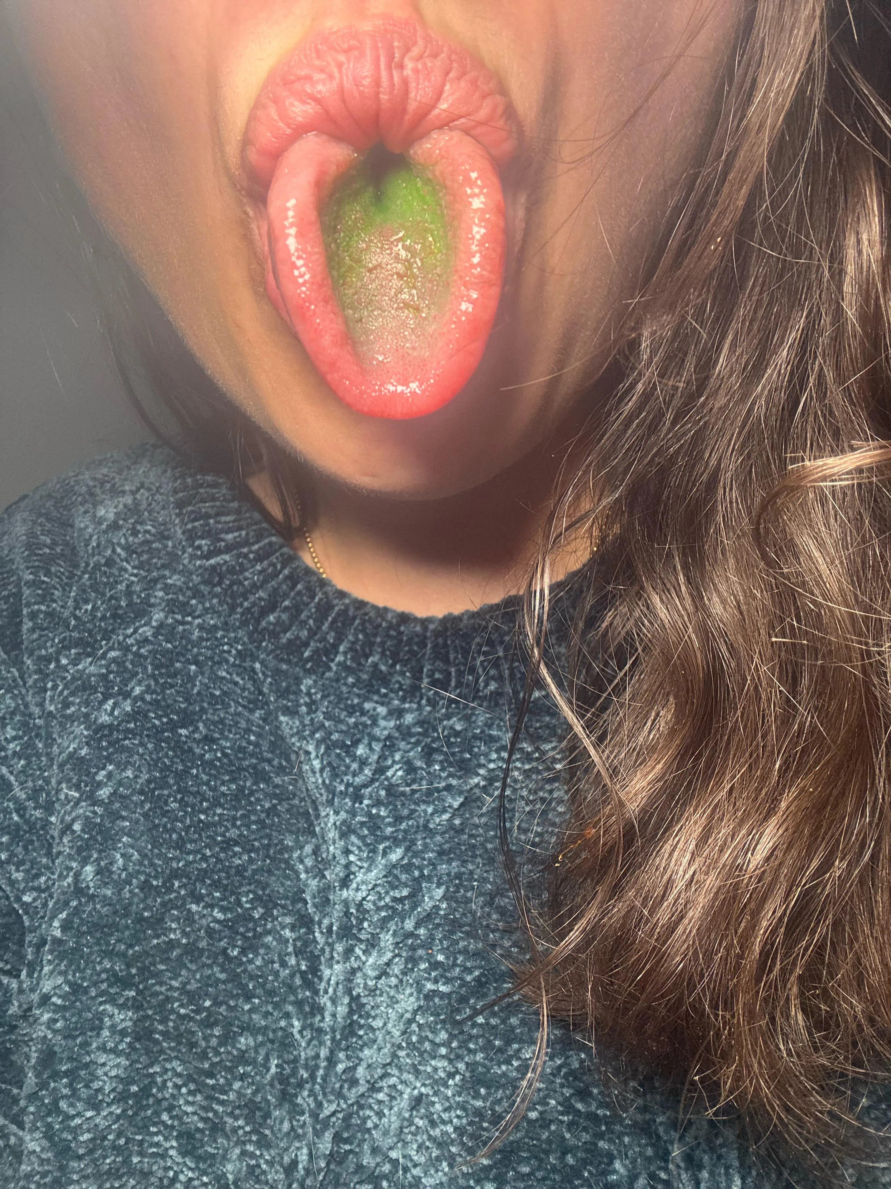 Green tongue 👅😛