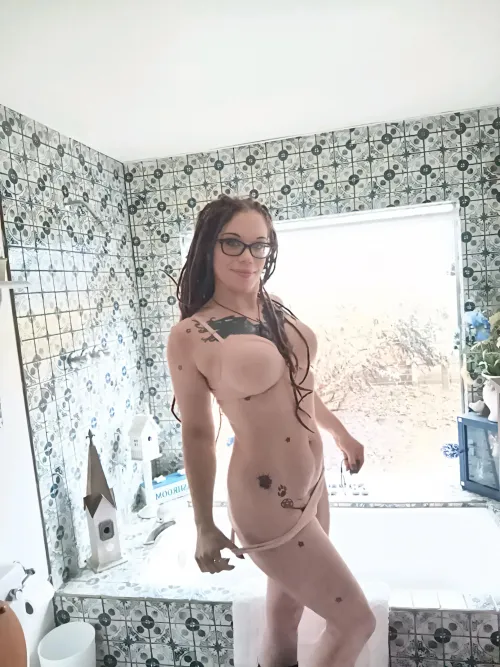 Hop on pop, this hot mom is top!