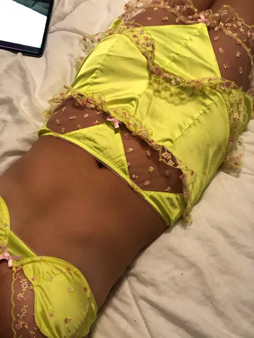 How many Vs can you find?