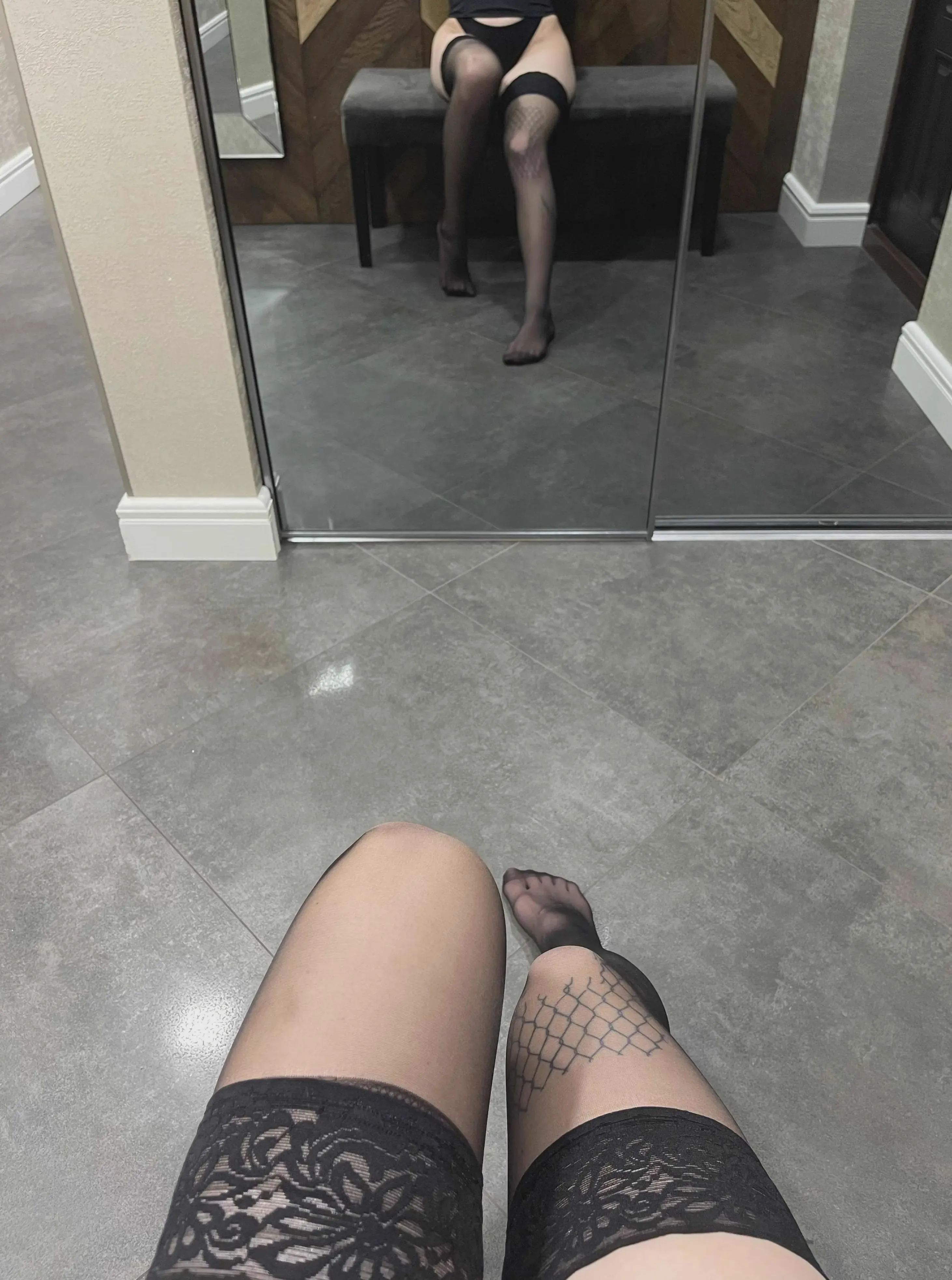 i cant decide whether to wear stockings or not