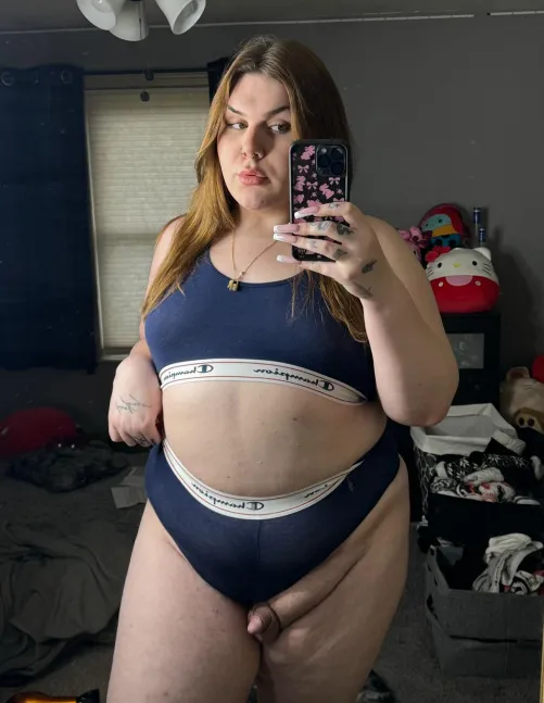 I hope you don’t mind I brought my little friend out with me 🙂‍↔️