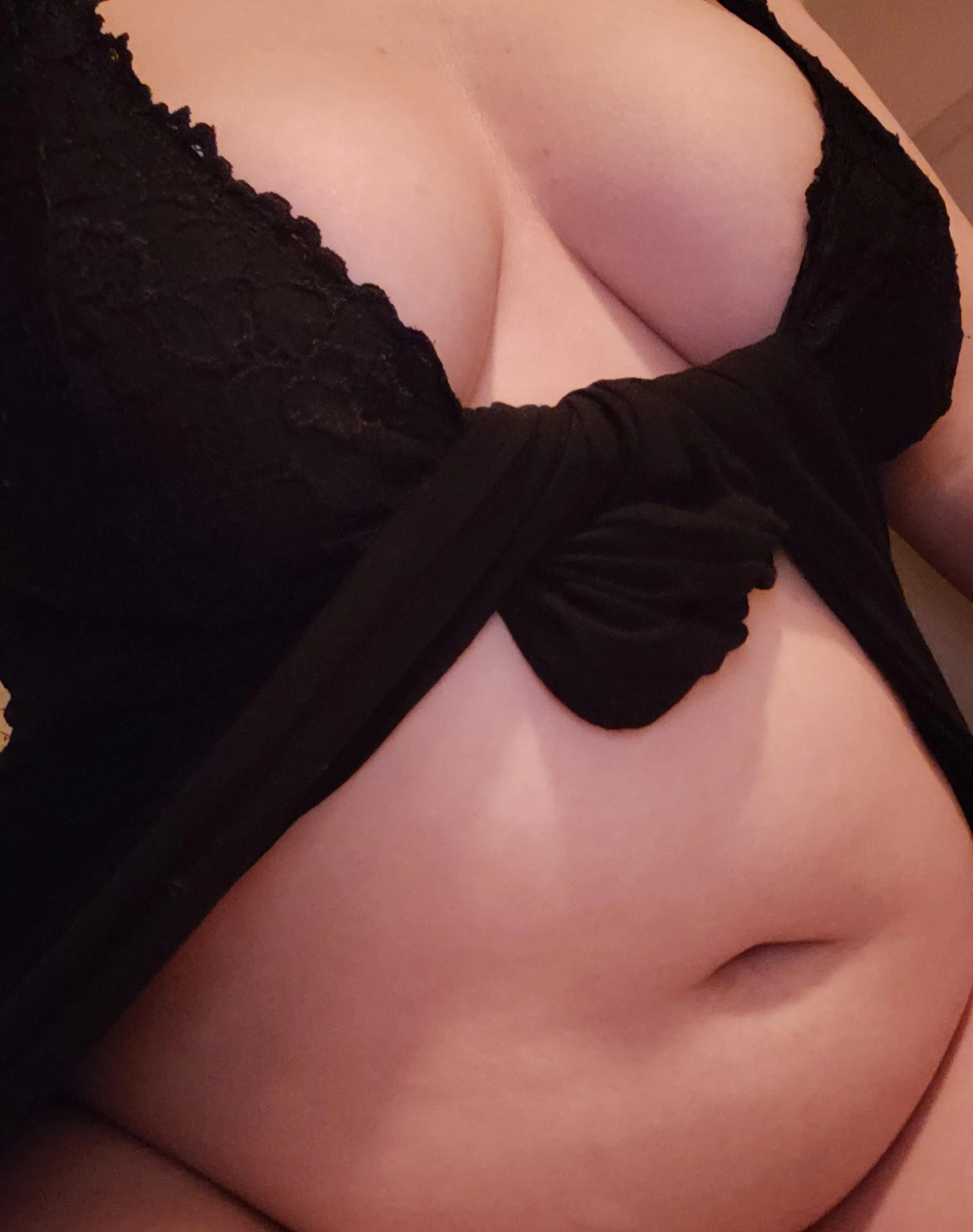 Just sharing some softness🖤