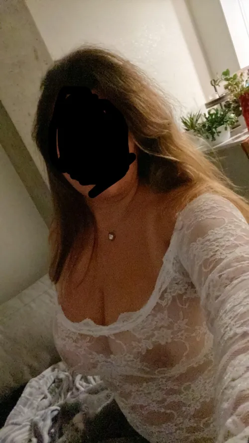Looking for couples or 2 men