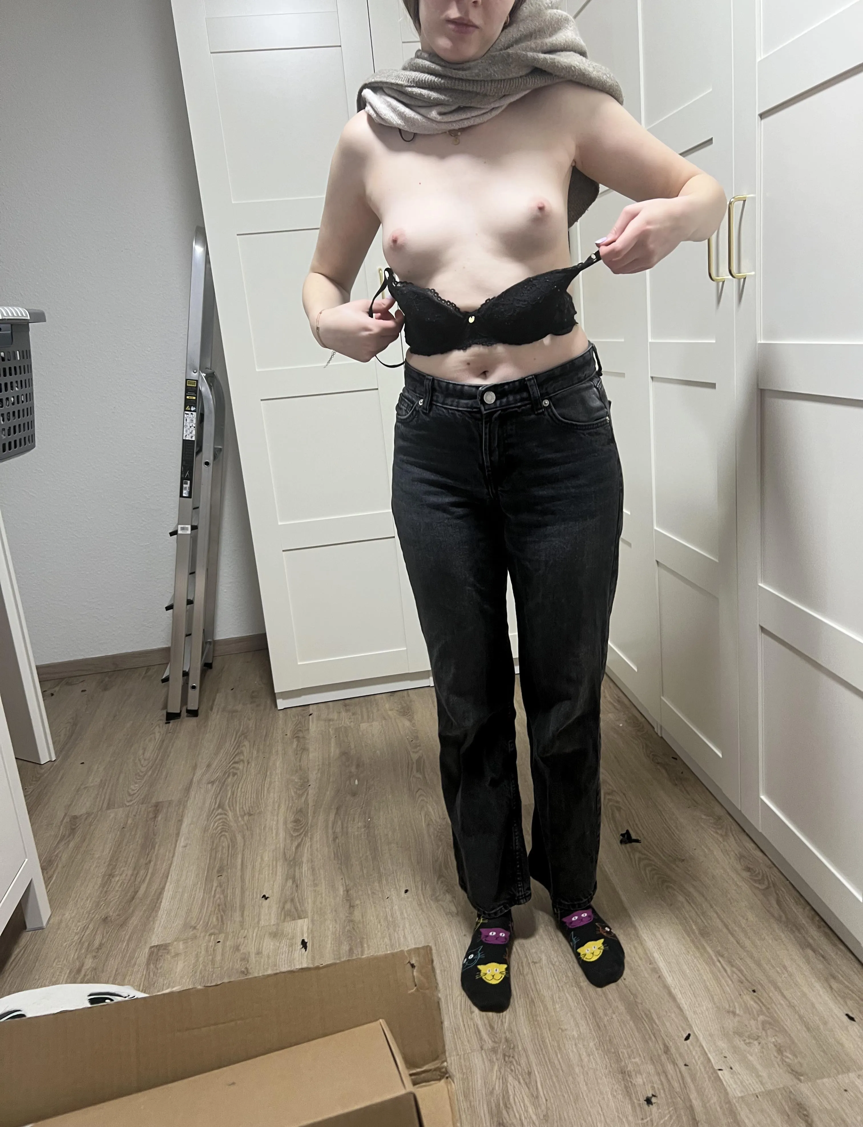 Looking for fellow girls and couples to trade or become a cuckqueen