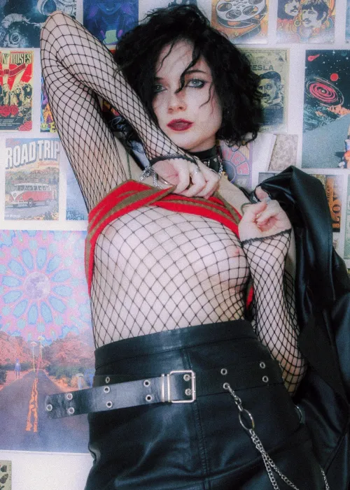 No bra cause I'm punk