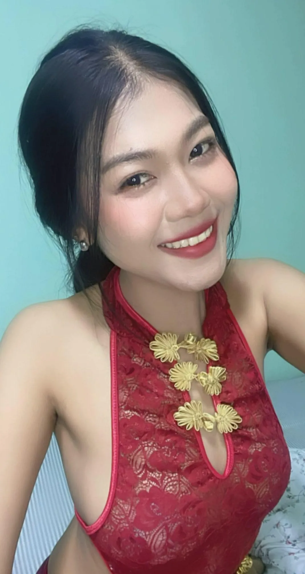 Skipping the bra gives my outfit a cuter edge