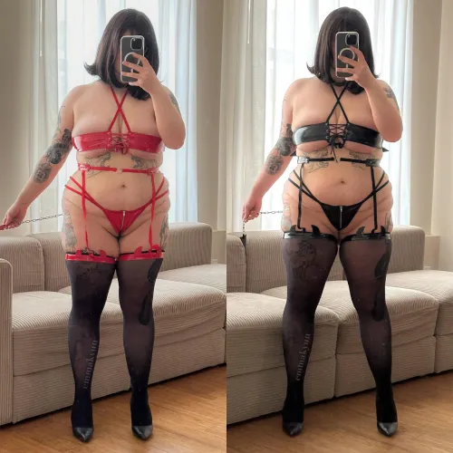 which is better? 🔴 or ⚫️