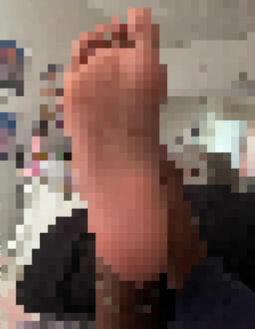 Don’t huff on the screen to my sole too much puppy~