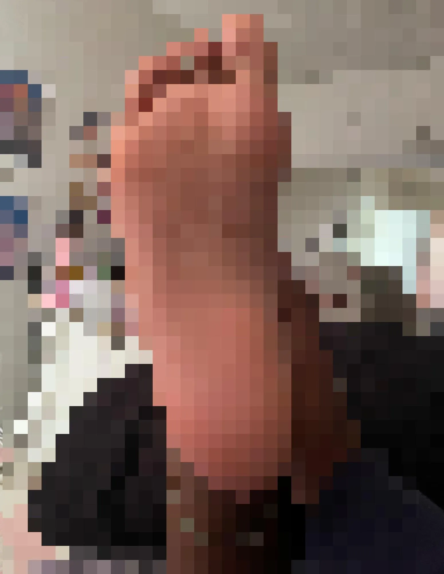 Don’t huff on the screen to my sole too much puppy~