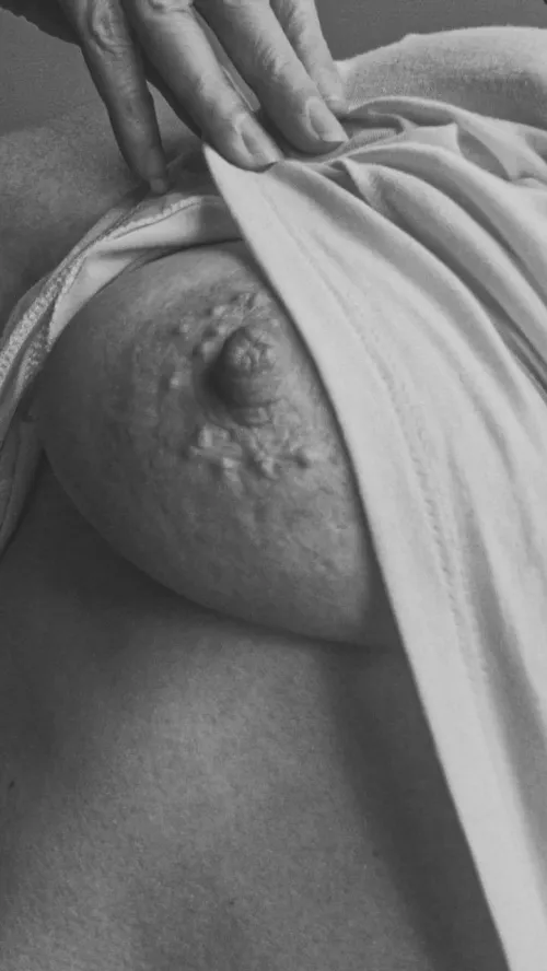 (F)50 Peekaboob ......i see you looking