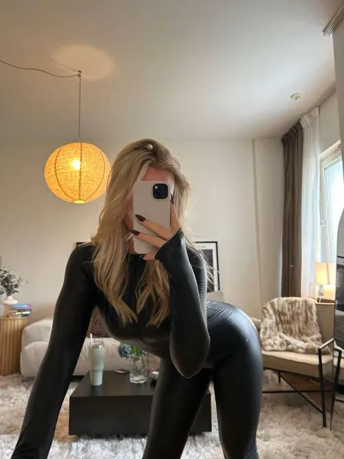 Gangbang on STRIPCHAT!  [Sofiasdream]