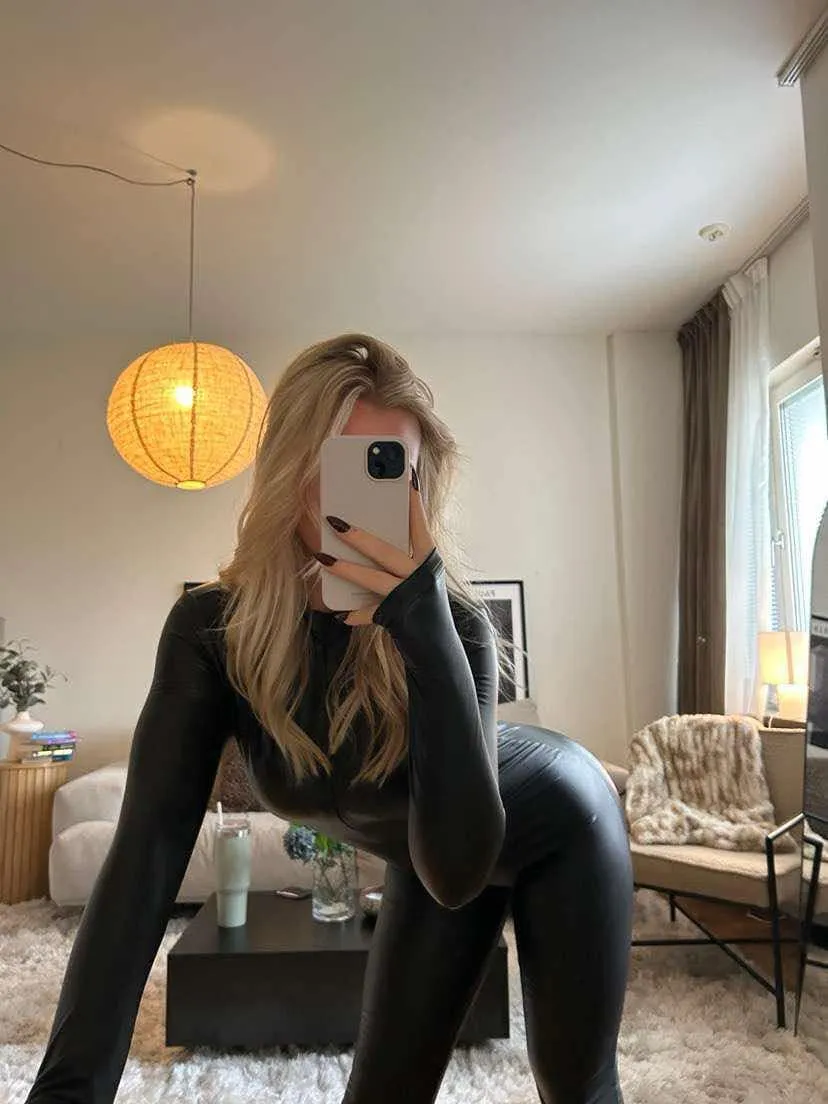 Gangbang on STRIPCHAT!  [Sofiasdream]