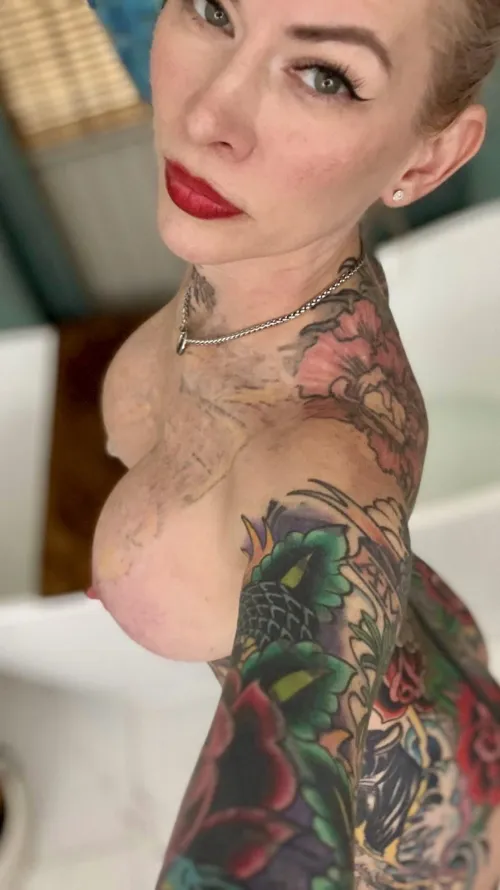 Get lost in these eyes